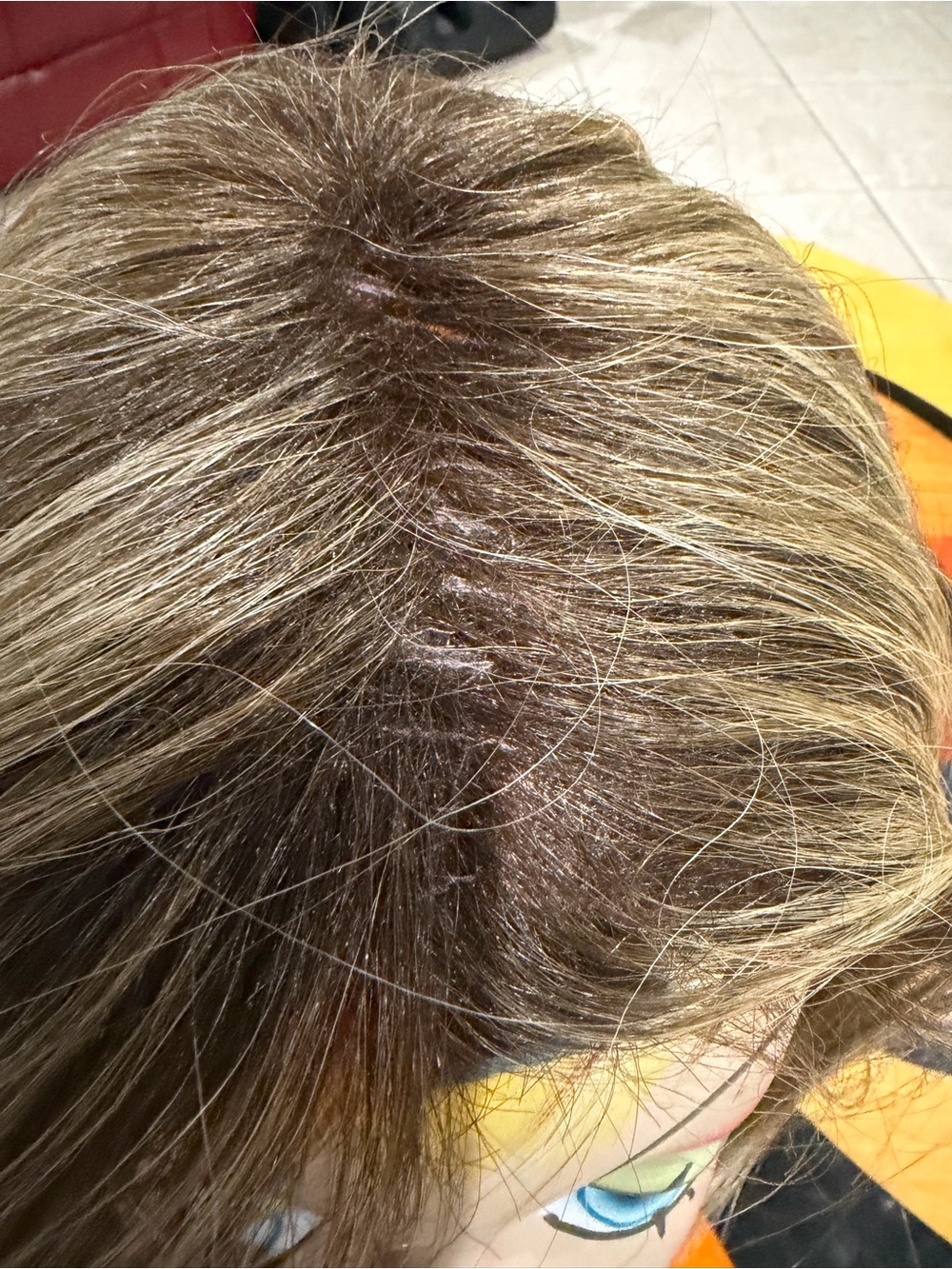 Jaclyn Smith Layered Synthetic Wig in Light Ash Blonde with Subtle Highlights - Picture 5 of 16